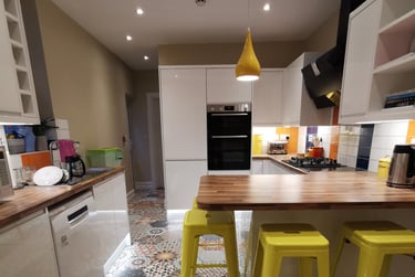 4 bed house, Cromwell Street, Mount Pleasant, Swansea, SA16EX - Image 1