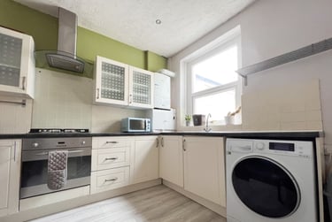 2 bed house, Cathays, Cardiff, CF244BL - Image 2