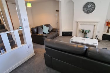 2 bed house, Carmarthen Road, Cwmbwrla, Swansea, SA58LW - Image 1
