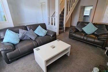 2 bed house, Carmarthen Road, Cwmbwrla, Swansea, SA58LW - Image 2