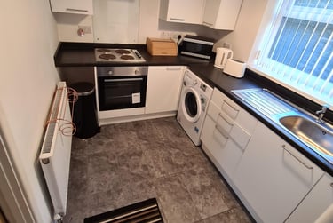 2 bed house, Carmarthen Road, Cwmbwrla, Swansea, SA58LW - Image 3