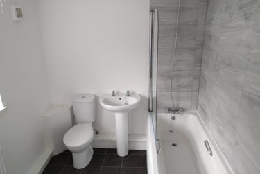 2 bed house, Carmarthen Road, Cwmbwrla, Swansea, SA58LW - Image 4