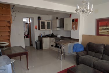 2 bed house, Clifton Row, City Centre, Swansea, SA16XG - Image 1