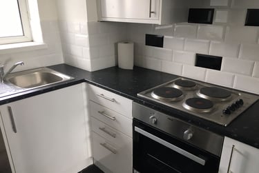 2 bed flat, Port Tennant Road, Port Tennant, Swansea, SA18JN - Image 1