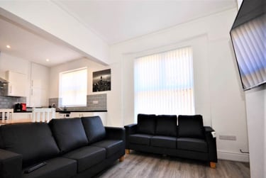 5 bed house, Wavertree, Toxteth, Liverpool, L152HU - Image 1