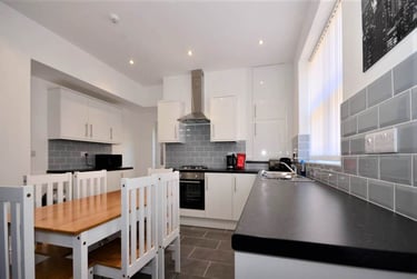 5 bed house, Wavertree, Toxteth, Liverpool, L152HU - Image 2