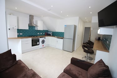 7 bed house, Cathays, Plasnewydd, Cardiff, CF244AL - Image 1