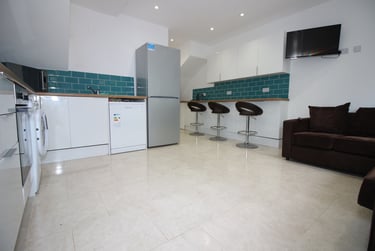 7 bed house, Cathays, Plasnewydd, Cardiff, CF244AL - Image 2