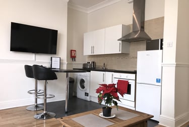 1 bed house, Sketty Road, Uplands, Swansea, SA20EU - Image 1