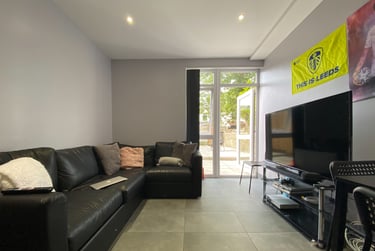 6 bed house, Cathays, Cardiff, CF244RB - Image 2