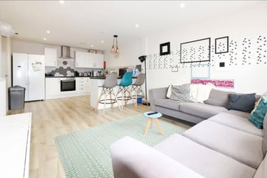 6 bed house, Cathays, Cardiff, CF244NB - Image 1