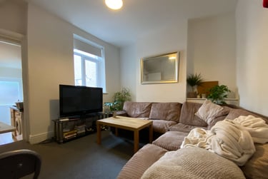 3 bed house, Cathays, Cardiff, CF244JG - Image 1