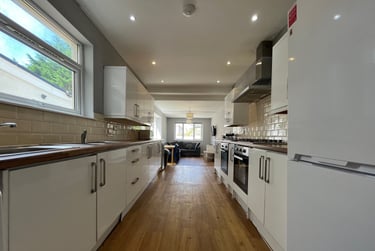 8 bed house, Cathays, Cardiff, CF244BX - Image 2
