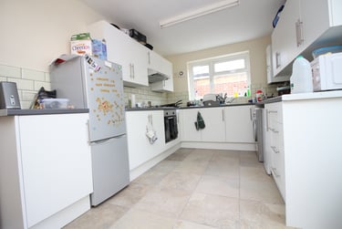 5 bed house, Cathays, Cardiff, CF244BW - Image 2