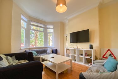 4 bed house, Cathays, Cardiff, CF244RB - Image 2