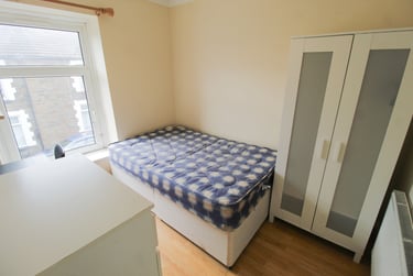 5 bed house, Treforest, Pontypridd, CF371RP - Image 10