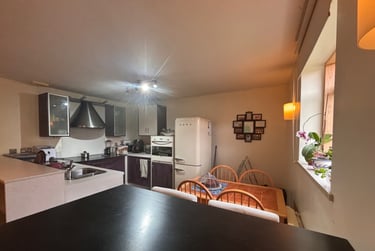 2 bed flat, Cardiff Bay, City Centre, Cardiff, CF104EG - Image 4