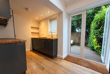 2 bed house, Grangetown, Cardiff, CF116PG - Image 2