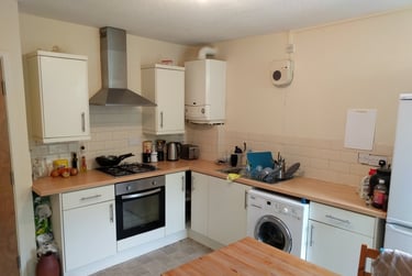 1 bed flat, Hanover Street, Mount Pleasant, Swansea, SA16BQ - Image 1