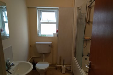 1 bed flat, Hanover Street, Mount Pleasant, Swansea, SA16BQ - Image 4