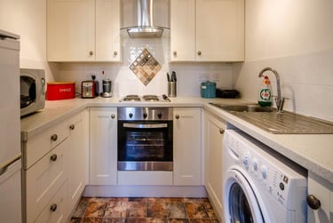 2 bed house, St Andrews Street, City Centre, Liverpool, L35XY - Image 2