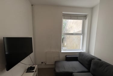 4 bed house, Cathays, Cardiff, CF244EX - Image 1