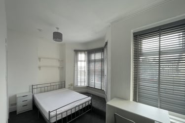4 bed flat, Cathays, Cardiff, CF244NR - Image 4