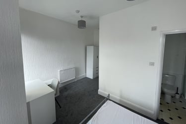 4 bed flat, Cathays, Cardiff, CF244NR - Image 7