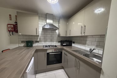 1 bed house, Woodroad, Treforest, Pontypridd, CF371PN - Image 1