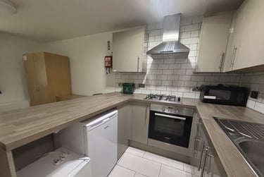 1 bed house, Woodroad, Treforest, Pontypridd, CF371PN - Image 2