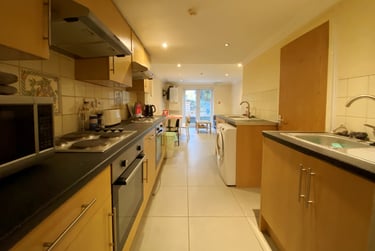 7 bed house, Cathays, Plasnewydd, Cardiff, CF244DH - Image 1
