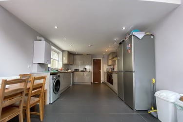 8 bed house, Cathays, Cardiff, CF244HT - Image 2