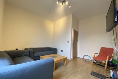 1 bed flat, Roath, Plasnewydd, Cardiff, CF243BT - Image 1