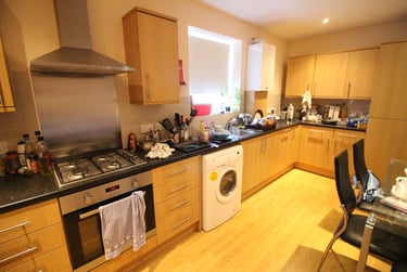 1 bed flat, Roath, Plasnewydd, Cardiff, CF243BT - Image 2