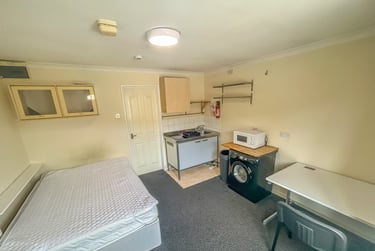 1 bed studio, Treforest, Pontypridd, CF371BD - Image 1