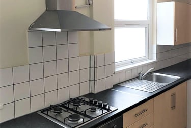 5 bed house, Rhyddings Park Road, Brynmill, Swansea, SA20AF - Image 2