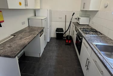 5 bed house, King Edwards Road, Brynmill, Swansea, SA14LU - Image 8