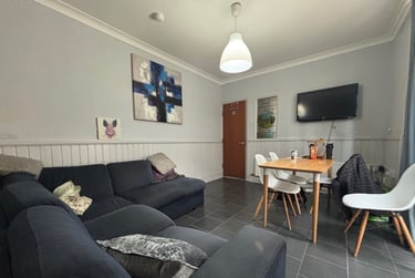 5 bed house, Cathays, Cardiff, CF244QF - Image 2