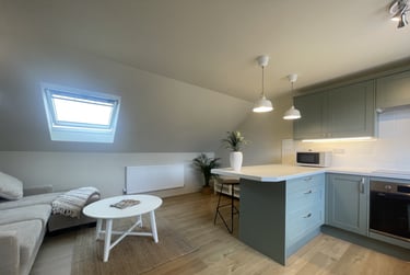2 bed flat, Cathays, Cardiff, CF244QX - Image 2