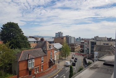 2 bed flat, Windsor Court, Mount Pleasant, Swansea, SA16EF - Image 1