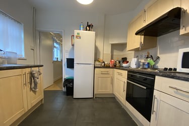 4 bed house, Cathays, Cardiff, CF244QN - Image 2