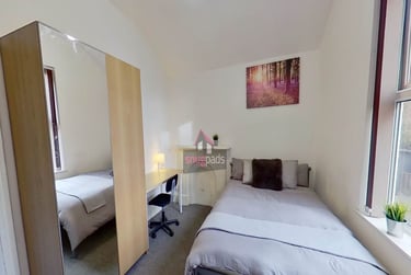 1 bed house, Salford, Ellesmere Park, M68HZ - Image 1