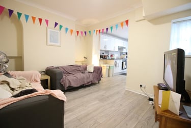 4 bed house, Cathays, Plasnewydd, Cardiff, CF244DG - Image 1