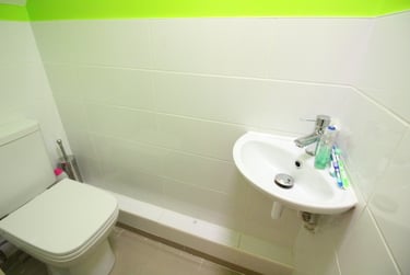 4 bed flat, Cathays, Cardiff, CF244DB - Image 9