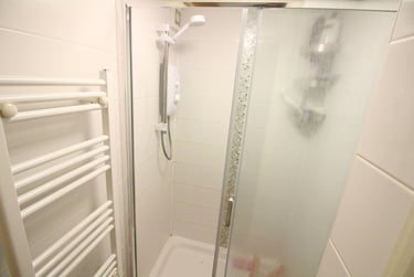 4 bed flat, Cathays, Cardiff, CF244DB - Image 10