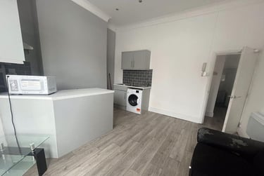 1 bed flat, Cradock Street, City Centre, Swansea, SA13HE - Image 3