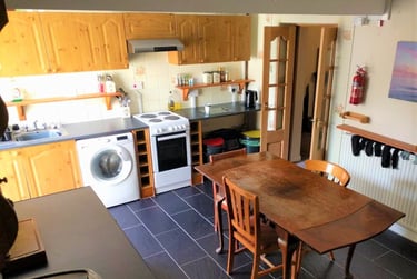 4 bed house, Fleet Street, Sandfields, Swansea, SA13US - Image 1