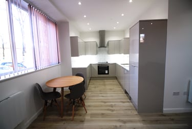 3 bed flat, Adamsdown, Adamstown, Cardiff, CF240EZ - Image 1