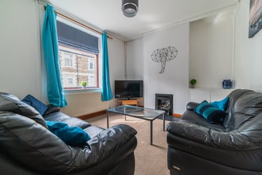 4 bed house, Cathays, Cardiff, CF244BP - Image 1