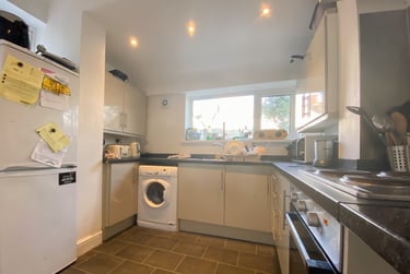 5 bed house, Cathays, Cardiff, CF244LL - Image 2
